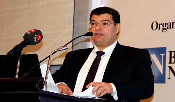 الصحفي مصطفى صقر